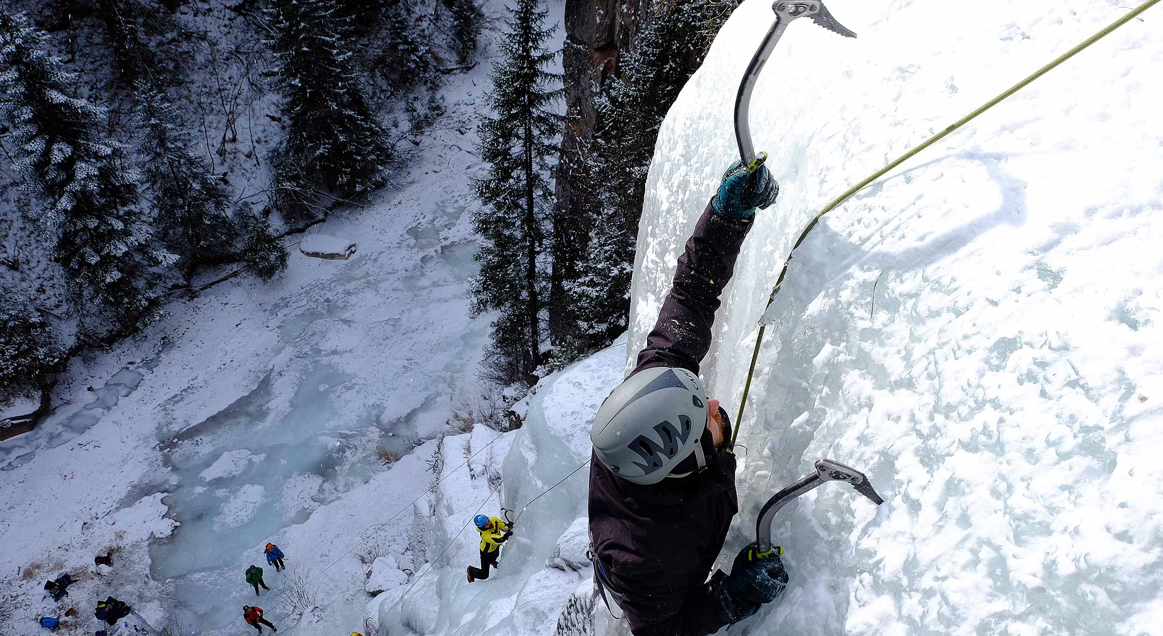 Sicurezza e arrampicata su cascate di ghiaccio